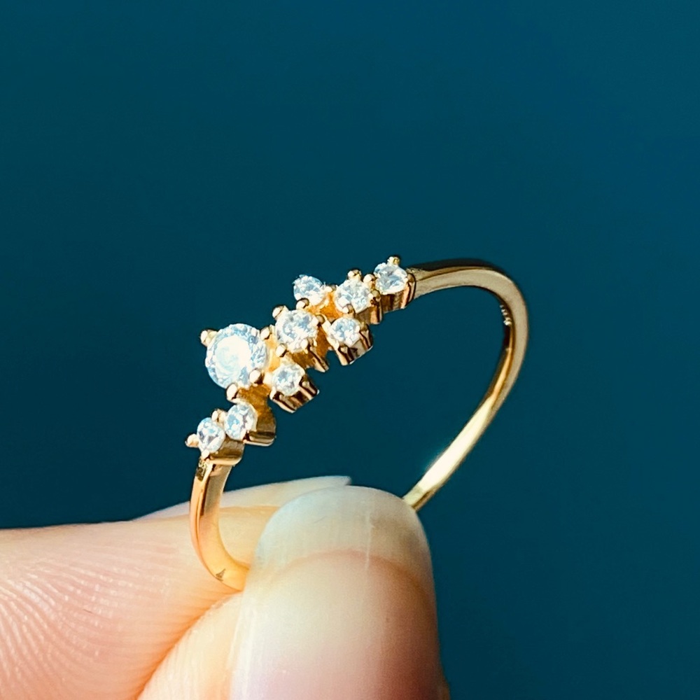 Dainty, Elegant 18k Gold Ring